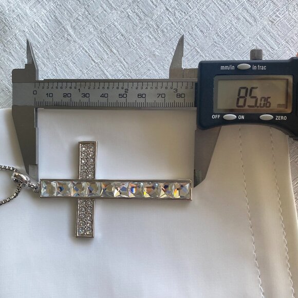 Butler FAC 32" Passion Praise Crystal Silver Necklace - Picture 9 of 11